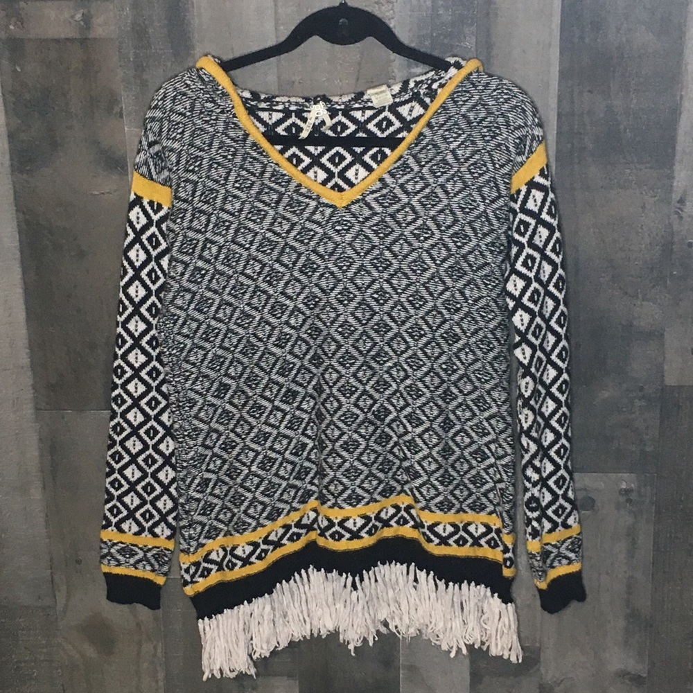 Bke hooded v-neck sweater with fringe detail